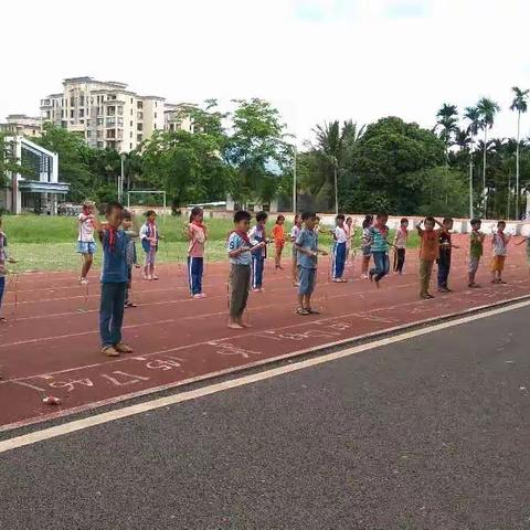 2017保亭县中小学体育第三次国培线下活动及送教下乡活动什玲中心校