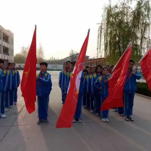 缅怀革命先烈，继承先辈遗志——黄堽镇中心小学举行清明节祭英烈活动