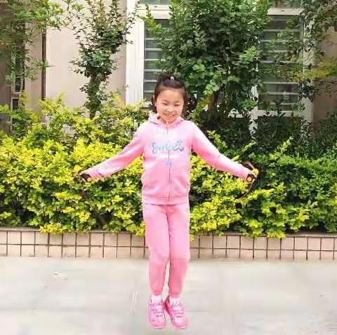 爱在盛世 情满年华春季运动会成功举办