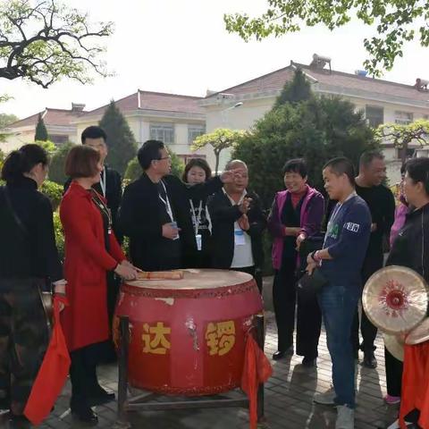 活跃小区文化生活            打造文明示范小区