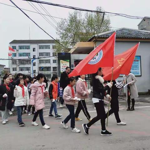 弥市小学祭扫革命英烈活动