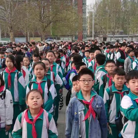 缅怀先烈 感恩生活——濮阳市经济开发区实验学校四（10）班“红色研学”活动