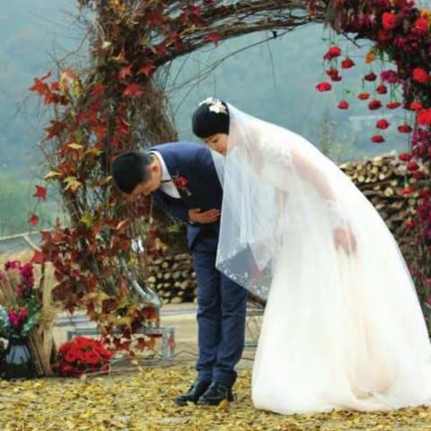 新人结婚不请婚庆，自己还折腾成。。。。。。