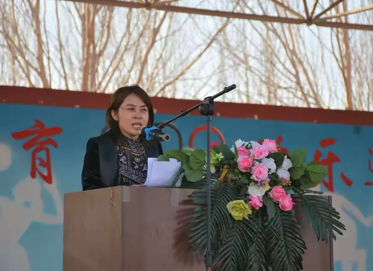 开鲁二中隆重召开"2019年中考,八年级地生会考誓师大会"