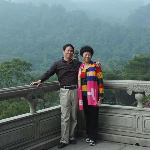 陈尊德夫妇参加同学肇庆相聚影集