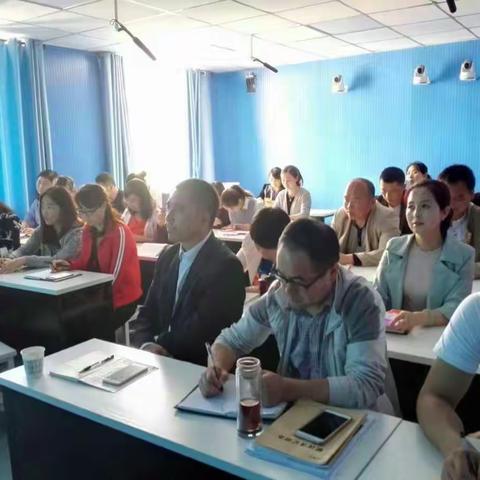 淳化县教研室教研员积极“充电”