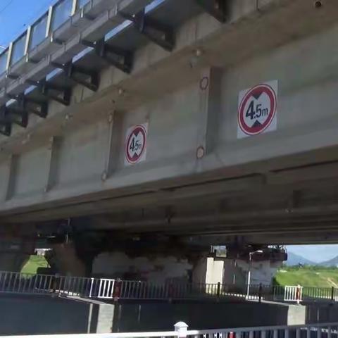 【三亚交通快讯】市交通战备器材管理中心铁路沿线巩卫督查工作不松懈