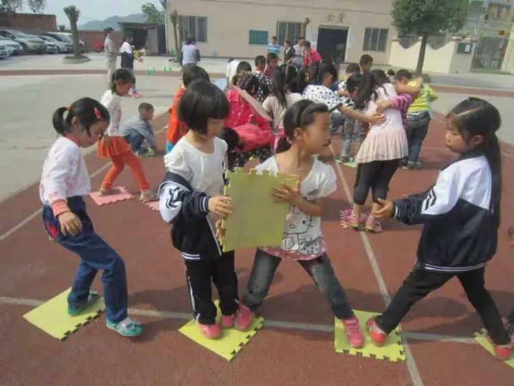 搭桥过河游戏：