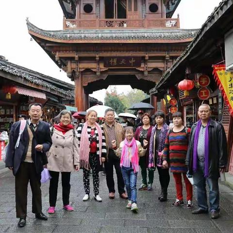 陈氏姊妹烟雨阆中行