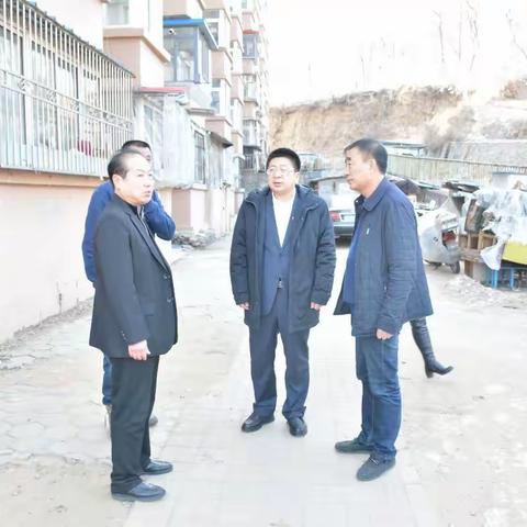 东洲区委书记走访慰问困难党员