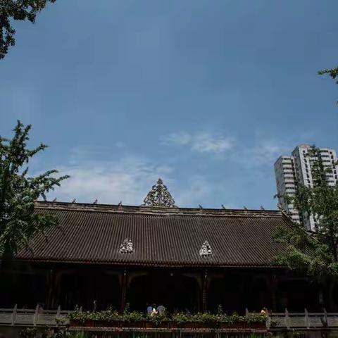 艳阳天下的成都太古里