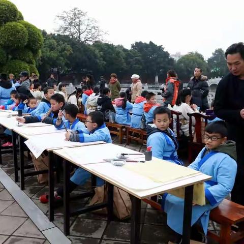 建水文庙举办迎新春写春联活动