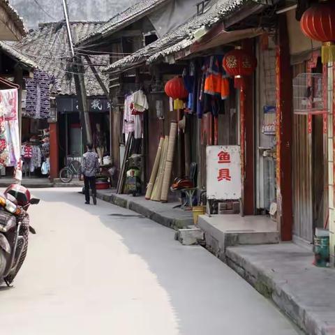 穿行在四川崇州怀远的老街里