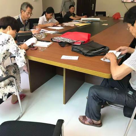 做好村级报账员交接    力争“阳光财务”