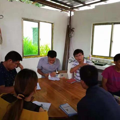 三亚市司法局深入青法村开展“送法进农户”法治宣传教育活动