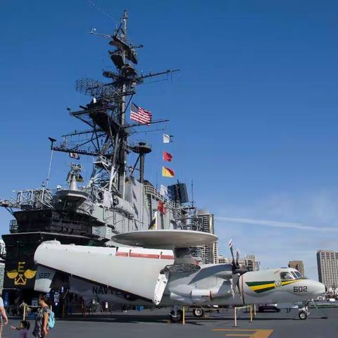 参观“中途岛”号航空母舰---之二