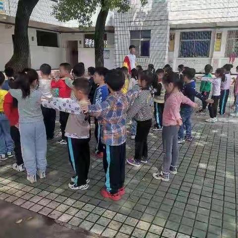 "童心向党、童姿向阳"岳阳楼小学--一年级416班武术操比赛的瞬间～