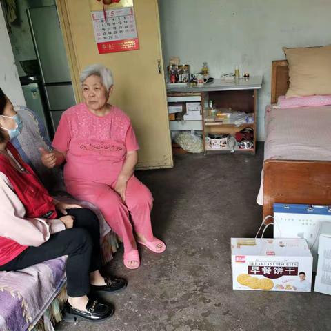 【碑林区长乐坊街道】兴庆社区开展母亲节慰问活动