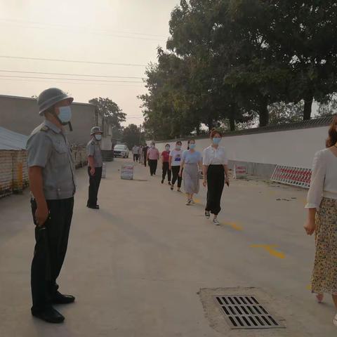 开学模拟演练，牢筑安全防线——刘寨镇第一中心小学秋季开学准备中
