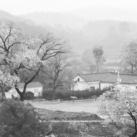 水墨丹青里罗城                图/文：山野村夫