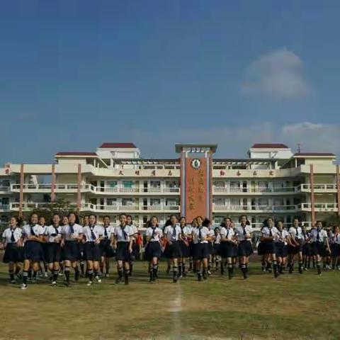 陵水县第二届中小学生田径运动会上靓丽的风景线---陵水中学礼仪队