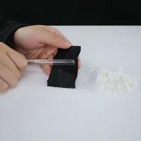 大班科学《纸屑飞起来了》