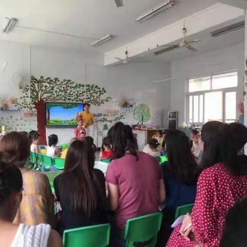精准帮扶 携手同行                              ——华亭第一中心幼儿园精准帮扶活动