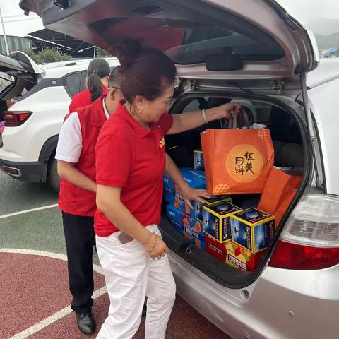 9月24日，喜迎中秋庆国庆！萍乡市春风爱心志愿者协会湘东分会对此开展了“关爱留守儿童，守护美好家园”活动！