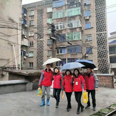 寒冬腊月送温暖，春风爱心永流淌！