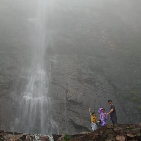 雨中登沂山，体验别样风光