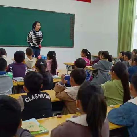 郏县八一路小学二年级数学“三同活动”——同进步，同发展