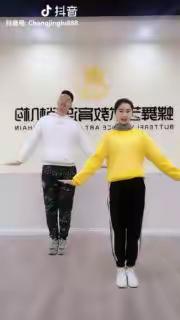 小班：律动《春晓》
