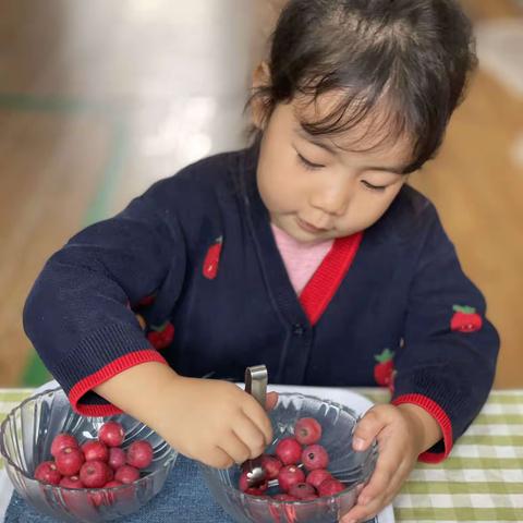 迎世艺术幼儿园蒙二班的小朋友们（快乐第一周）