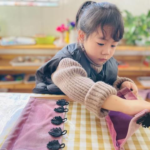 迎世艺术幼儿园蒙二班的小朋友们（快乐第八周）