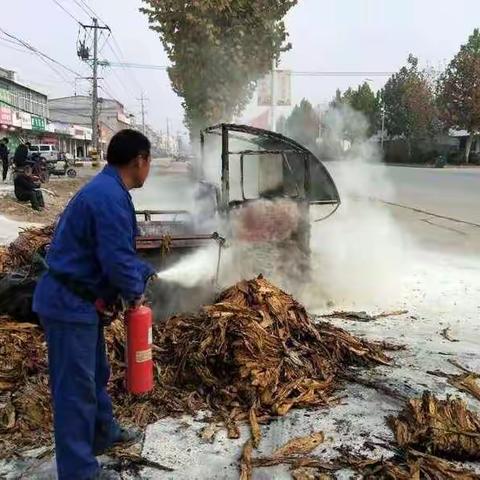 石化第二十九站成功扑救一辆着火摩托三轮车