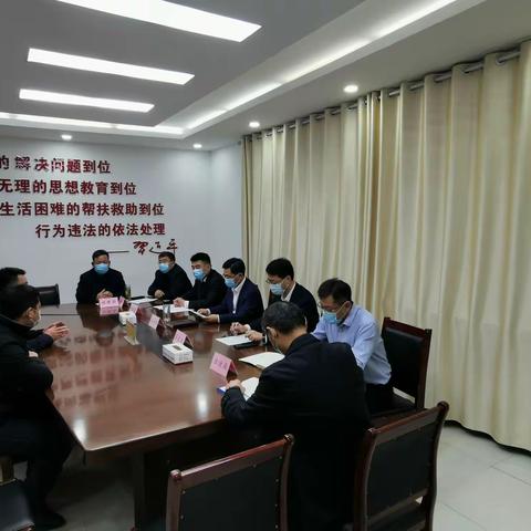 平阴县委书记王秀成接待来访群众