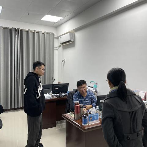 持续深化作风整顿建设！秀英卫健委对卫健系统纪律作风进行突击检查