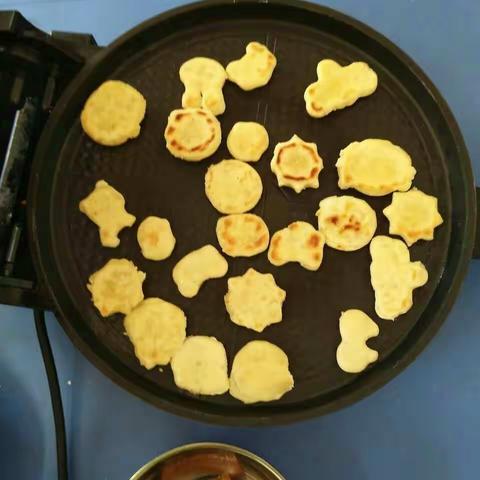 三月，是春意盎然充满爱的季节，在这个三月里，我们B4班这群可爱孩子，可是干了两件很了不起的事情哟！