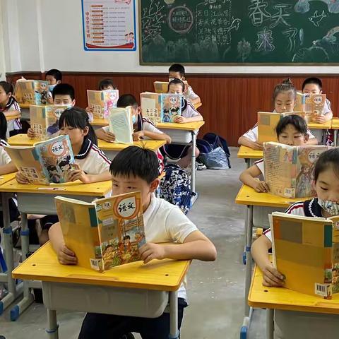 读出声音、读出自信、读出精彩——徐水小学何家分校三年级大声朗读比赛