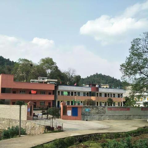 扎根山区，帮助这里的孩子走出大山