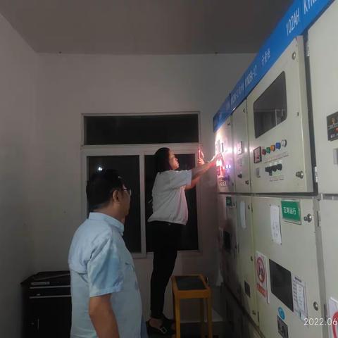 疾风！暴雨！为了恢复供水，他们连续奋战了7个小时