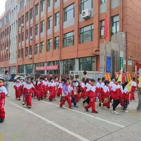让我们携起手来，为孩子们保驾护航！兴安小学1年级5班，家校合作，共建平安和谐校园