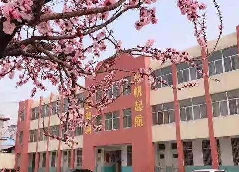 新老教师拜师结对 众志成城写华章—联城镇中心学校大城子校区新老教师结对帮扶拜师会暨四至六年级成绩分析会