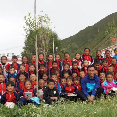 ལོ་རིམ་དང་པོའི་རྗེས་དྲན་འདྲ་པར།