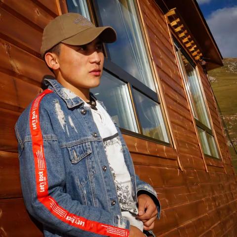 ཕྱུགས་རིལ་གཞོན་གླིང་གི་རྗེས་དྲན།