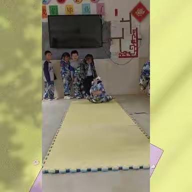 行知贝特幼儿园
                大班9月份月末小舞台