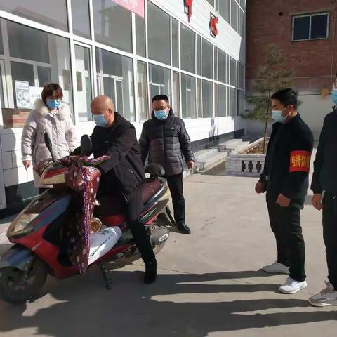 春节慰问送温暖 疫情防控在行动
