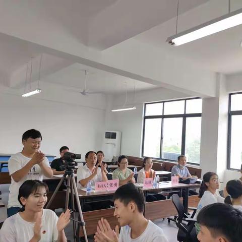 《“两课”推动数字化实验在中学课堂改革中的应用及推广》                            （第三次请进来）活动简讯