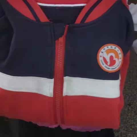 2203班《叠衣服》