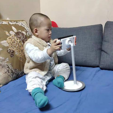 一岁小主播--哼哼